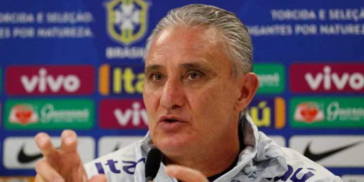 Tite inicia busca por vaga na Copa com mais de 90 convocados