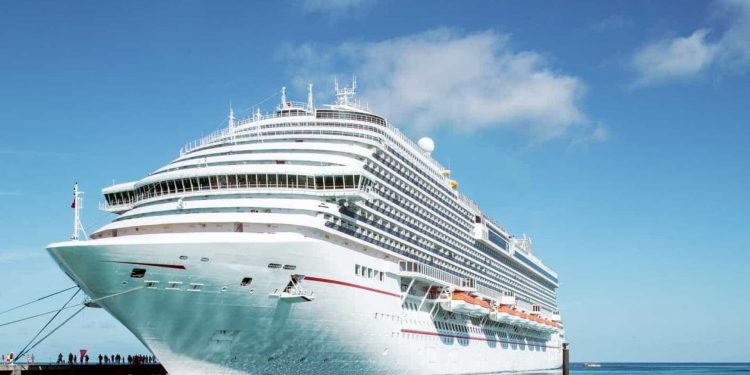 Navio MSC Musica cumprirá quarentena no Porto de Santos