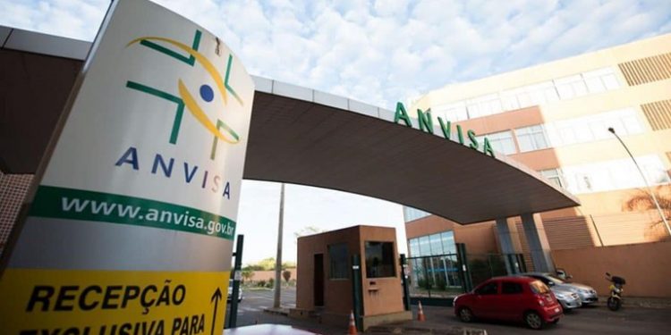 COVID: Anvisa lança relatório que conta ações adotadas contra o novo coronavírus desde o início da pandemia