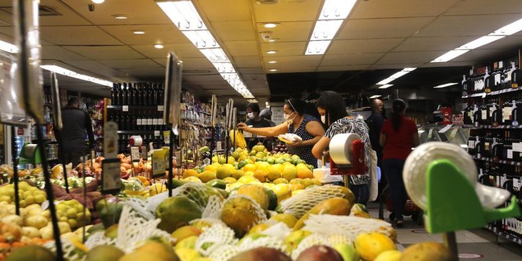 Crise hídrica pode aumentar inflação nos estados brasileiros