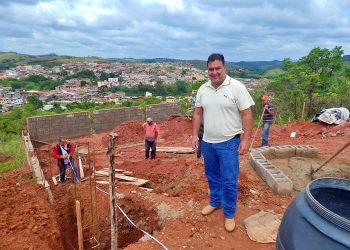 PREFEITO MARCINHO DO TICA ACOMPANHA DE PERTO A OBRA DA PRAÇA DO CRISTO, MAIS UM FUTURO PONTO DA ROTA TURÍSTICA DE DORES DE CAMPOS.