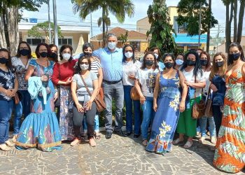PARABÉNS, PROFESSORAS E PROFESSORES!