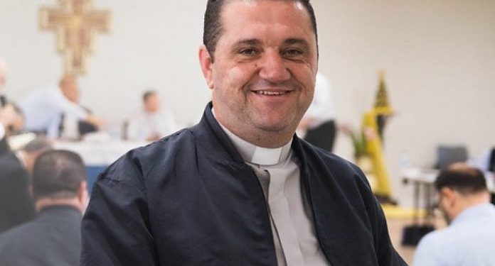 Padre Dirceu Medeiros é nomeado bispo de Camaçari/BA