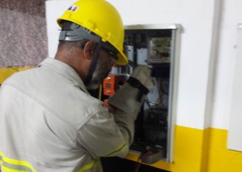 Clientes de baixa renda têm até 25/10 para negociar débitos e evitar corte de energia