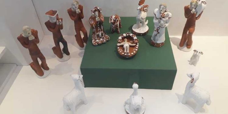 Mostra Presépios no imaginário mineiro reúne 45 peças feitas por artistas de todo o estado