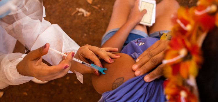 Minas atinge a marca de 85% da população com as duas doses da vacina contra a covid-19