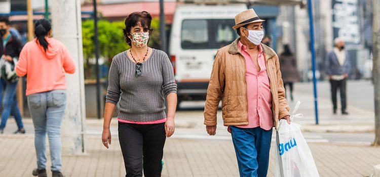 Minas registra mais de 18 mil casos de covid em 24 horas e bate recorde