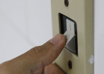 Conheça dicas para economizar energia durante o verão