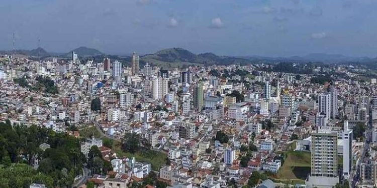 Confirmados mais 371 novos casos de Covid em Lavras nesta quinta-feira; 905 pessoas estão em isolamento