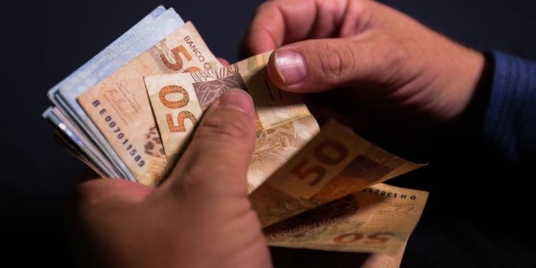 Auxílio Brasil 2022 já está na conta dos beneficiários