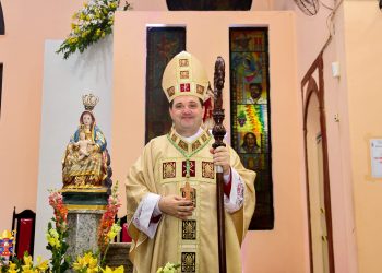 Dom Dirceu toma posse como bispo na Diocese de Camaçari/BA