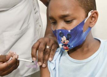 Em um mês, Minas alcança 30% do público infantil vacinado com a primeira dose contra a covid-19