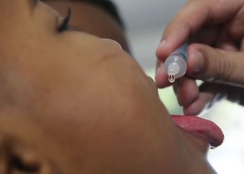 Vacinação de crianças contra poliomielite está abaixo da meta