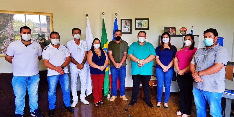 Reunião entre as Prefeituras de Dores de Campos, Barroso e Instituto Nossa Senhora do Carmo