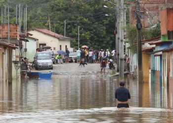 Governo amplia plano Recupera Minas e 80 mil desabrigados e desalojados pelas chuvas receberão auxílio de R$ 1.200