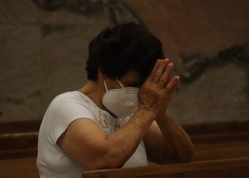 Paróquia Sant’Ana realiza “24 horas para o Senhor” em Lavras