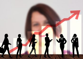 Metade das mulheres mineiras ainda sofre preconceito ao assumir cargos de liderança