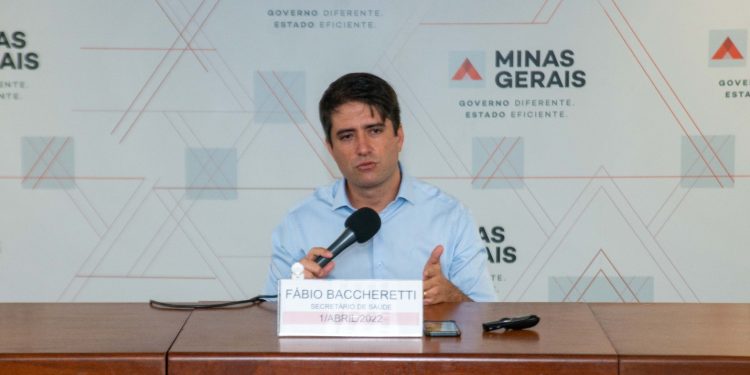 Minas planeja flexibilizar uso de máscaras em locais fechados a partir de 1° de maio