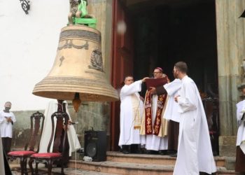 Igreja do Carmo ganha novo sino em São João del-Rei