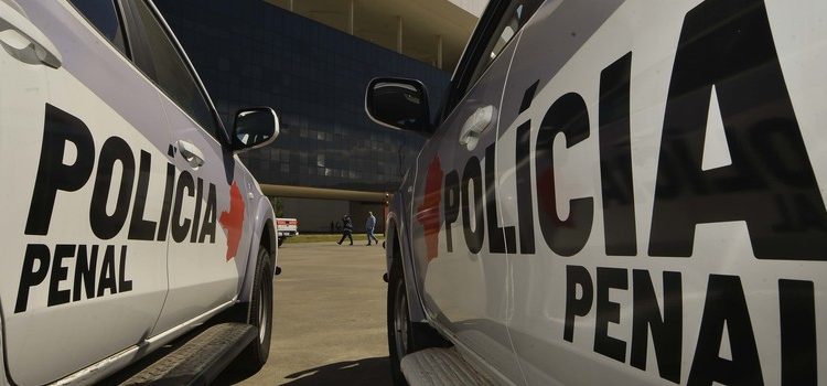 Governador entrega 45 viaturas-cela para o sistema prisional