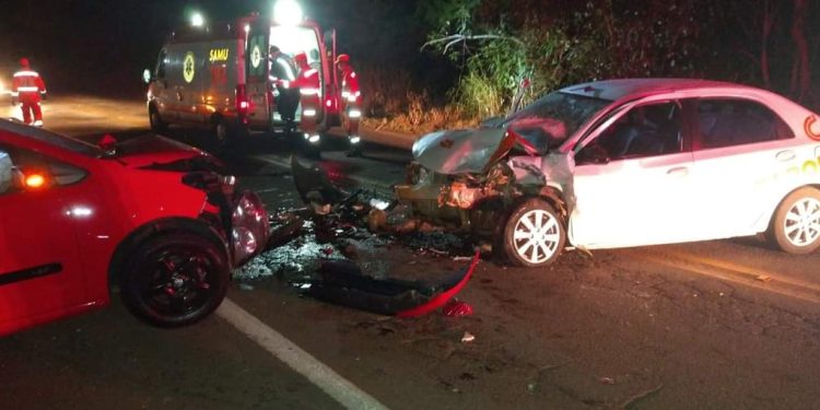 ACIDENTE AUTOMOBILÍSTICO EM RODOVIA