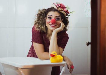 Inverno Cultural 2022: OFICINA: Olhando para sua Palhaça, Palhaço, Palhaçe