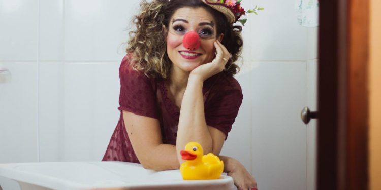 Inverno Cultural 2022: OFICINA: Olhando para sua Palhaça, Palhaço, Palhaçe