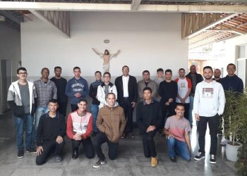 Encontro Vocacional reúne jovens em seminário São Tiago