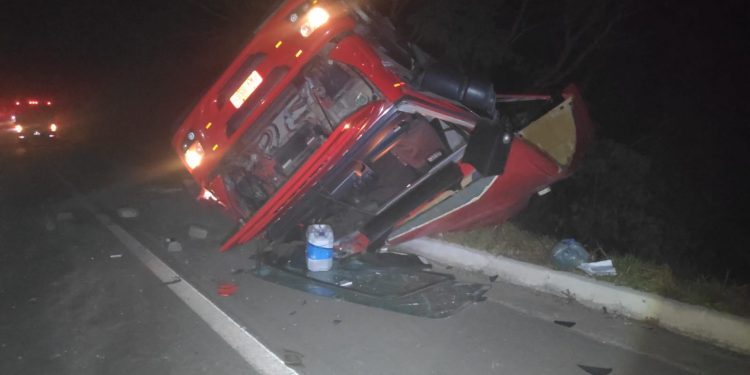 Bombeiros atendem acidente automobilístico com vítima fatal na BR 265