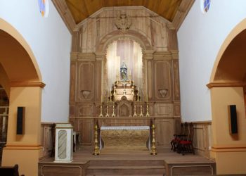 Igreja de Dores de Campos ganha novo retábulo através de campanha