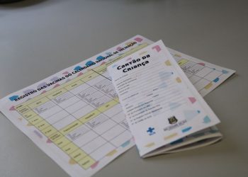 CADERNETA DE VACINAÇÃO: Pais devem manter documento atualizado