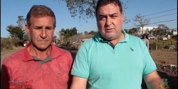 Prefeito fala sobre o início da pavimentação da pista de pedestre na rodovia Dores a Barroso