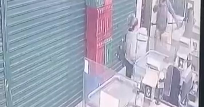 Homens assaltam supermercado em São João Del-Rei