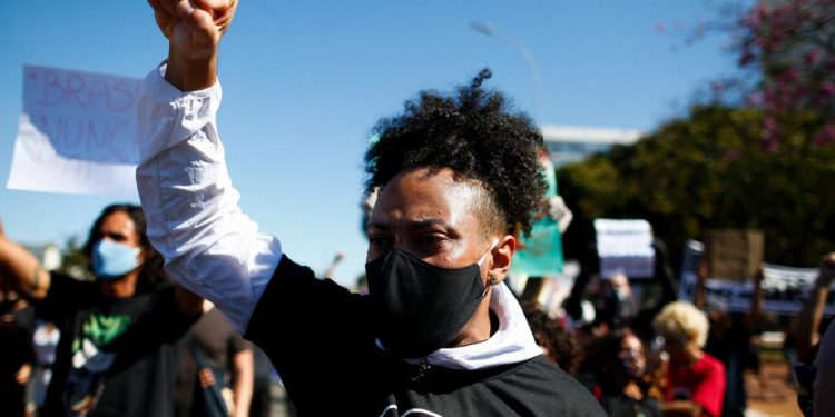 Mesmo com participação recorde, candidaturas negras são as que menos recebem recursos dos partidos