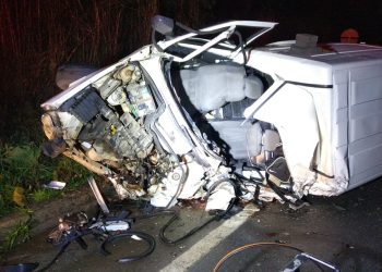 Bombeiros atendem novo acidente automobilístico com vítima presa às ferragens na BR 265