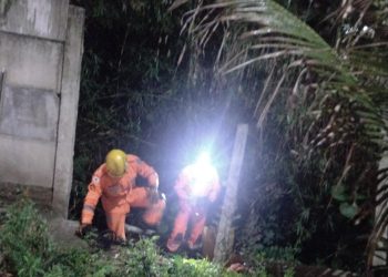 Bombeiros realizam salvamento de homem que caiu no rio em Conselheiro Lafaiete