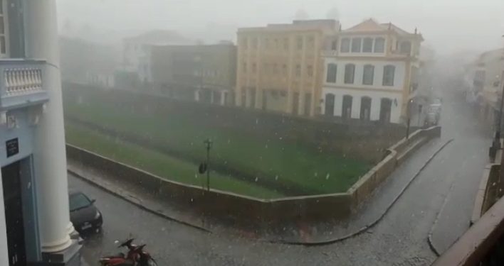 Chuva de granizo em São João Del Rei