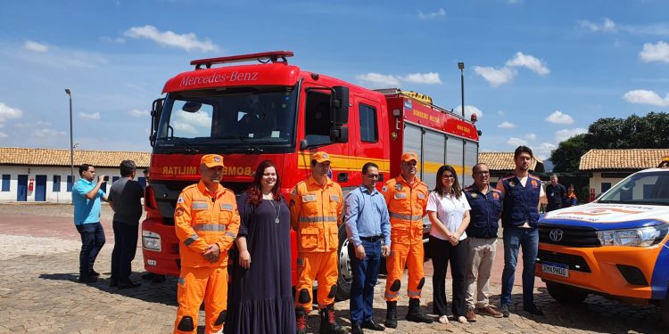 Congonhas recebe viatura de combate a Incêndio e equipamentos operacionais