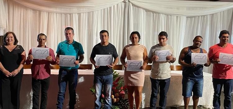 Hemominas presta homenagem a doadores de sangue fidelizados