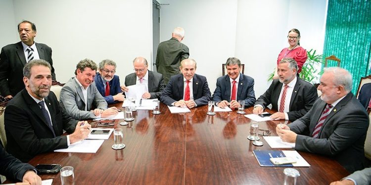 AUXÍLIO BRASIL: Em reunião com relator, Alckmin sugere PEC da Transição para assegurar Auxílio Brasil de R$ 600