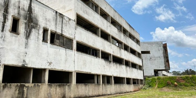 SES-MG e prefeitura de Conselheiro Lafaiete discutem perfil assistencial do hospital regional