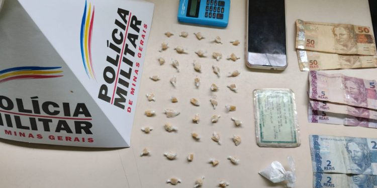 Casal é preso por tráfico de drogas