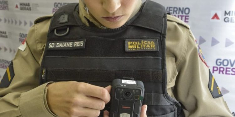 Câmeras nas fardas dos policiais militares de Minas já estão funcionando