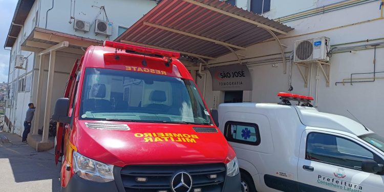 Bombeiros resgatam vitimas de queimaduras no bairro Santuário em Conselheiro Lafaiete