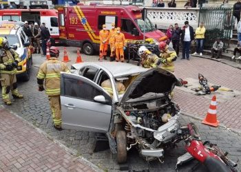 Maio Amarelo: Bombeiros de Barbacena realizam simulado de atendimento a ocorrência de acidente automobilístico