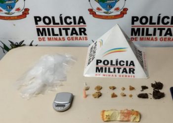 Uma jovem de 23 anos é presa por tráfico de drogas.