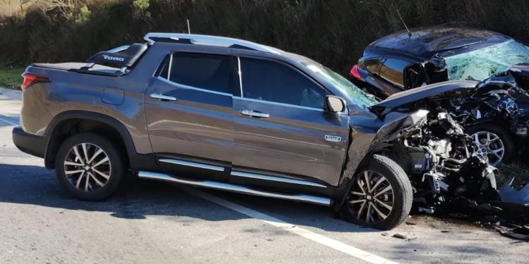 Acidente na BR- 265 em Barbacena deixa quatro feridos.