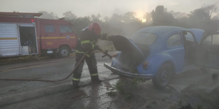 INCÊNDIO EM VEÍCULO