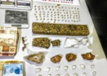 Menor de idade é apreendido com drogas e dinheiro