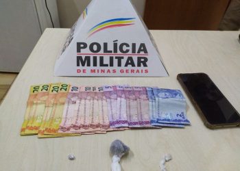 Homem foi preso por tráfico de drogas, com mandado de prisão em aberto, em São João del-Rei